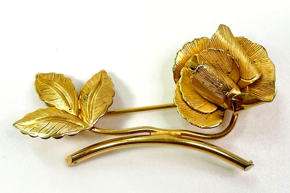 GIOVANNI Flower Pin Gold Tone Long-Stemmed Rose Vintage Signed Floral Brooch